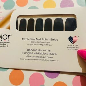 COLOR STREET 100% NAIL POLISH STRIPS